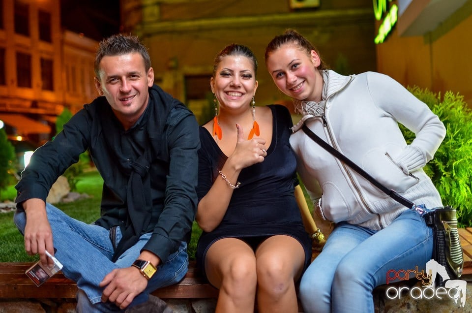 Summer Retro Night Fever continuă, 