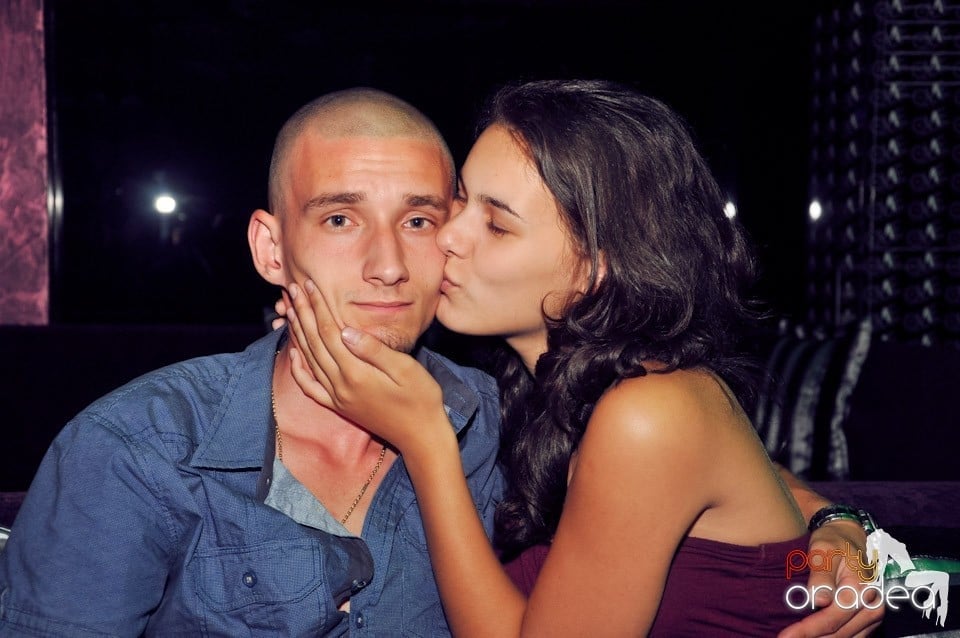 Summer Retro Night Fever în The One, 