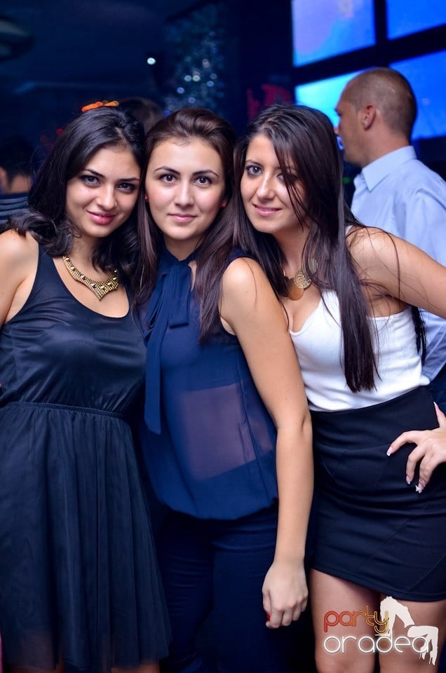 Summer Retro Night Fever în The One, 