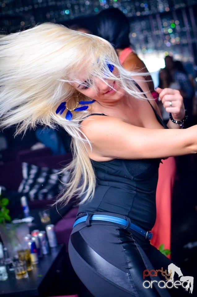 Summer Retro Night Fever în The One, 