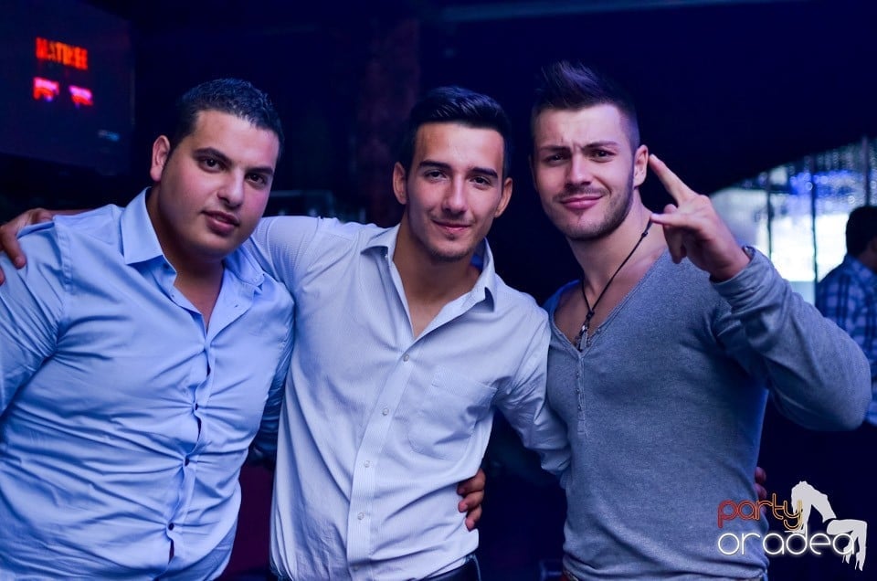 Summer Retro Night Fever în The One, 