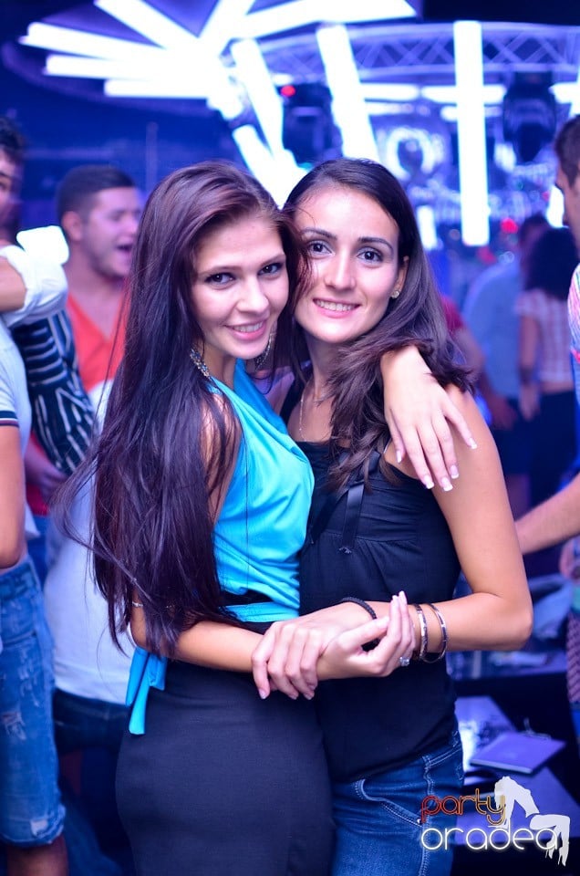 Summer Retro Night Fever Party, 