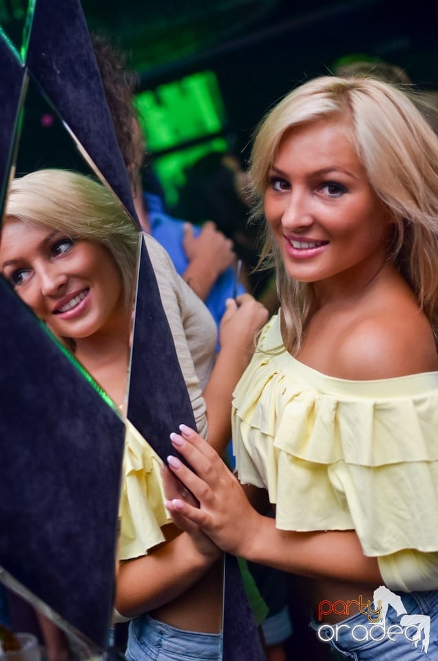 Summer Retro Night Fever Party, 