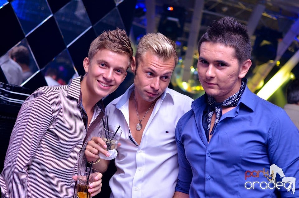 Summer Retro Night Fever @ The One, 