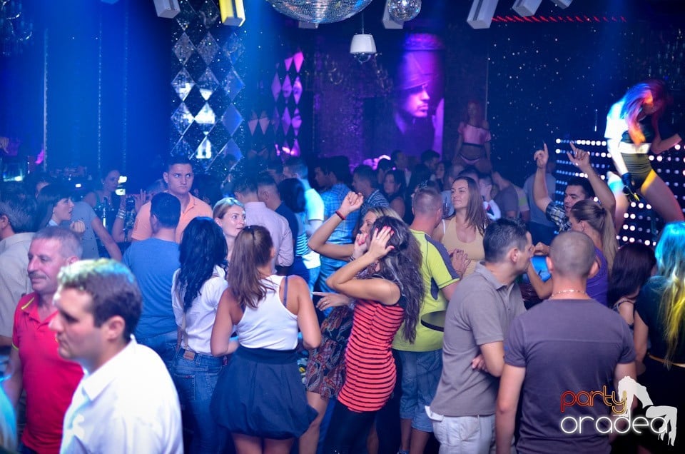 Summer Retro Night Fever @ The One, 