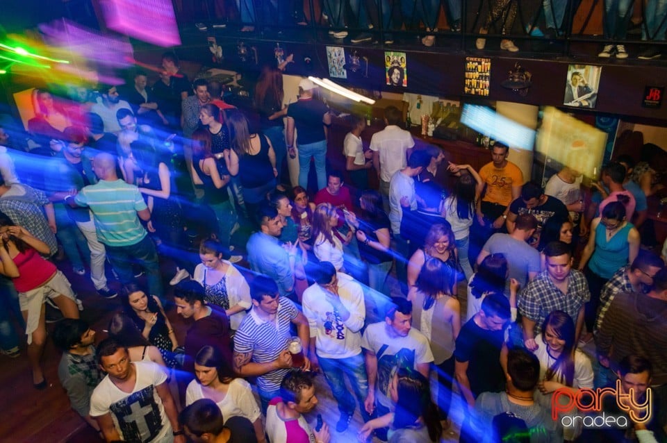 Super distracţie în Window Pub, 