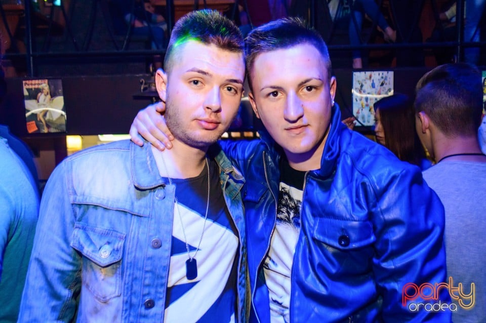 Super distracţie în Window Pub, 