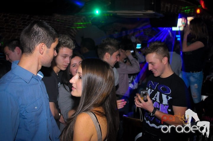 Super Party în Club Escape, 