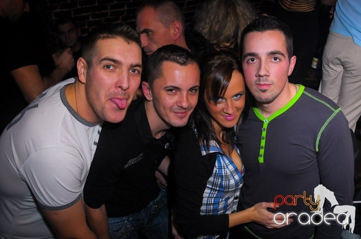 Super Party în Club Escape, 