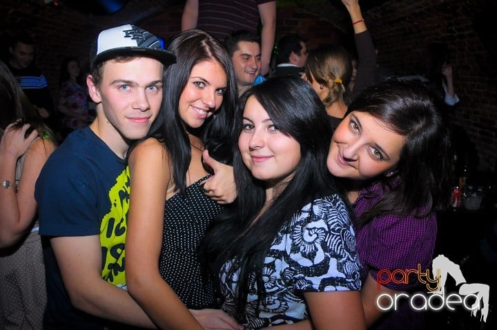 Super Party în Club Escape, 