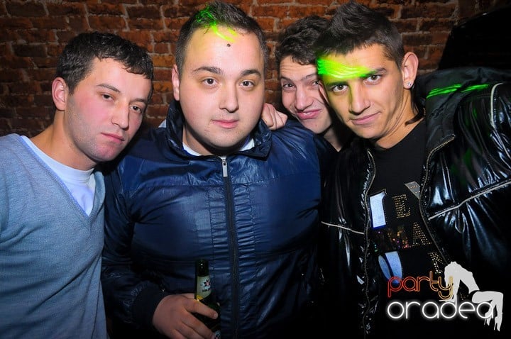 Super Party în Club Escape, 