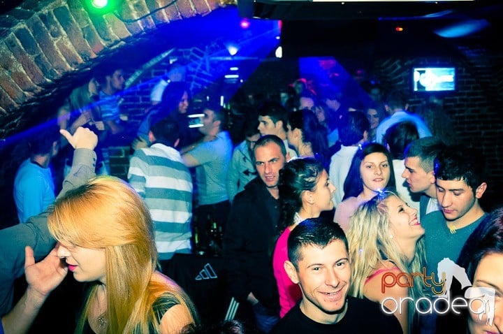 Super Party în Club Escape, 