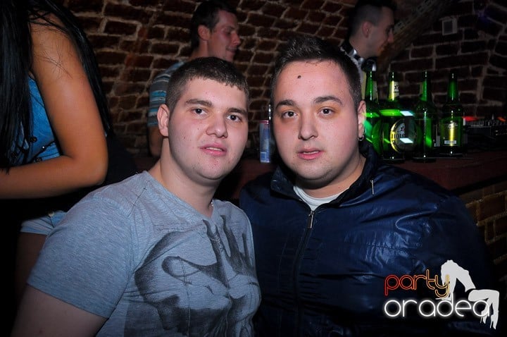 Super Party în Club Escape, 