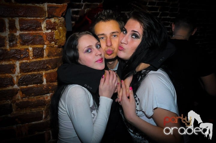 Super Party în Club Escape, 