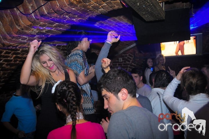 Super Party în Club Escape, 