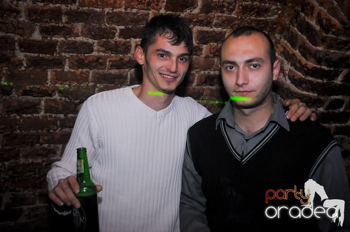 Super Party în Club Escape, 