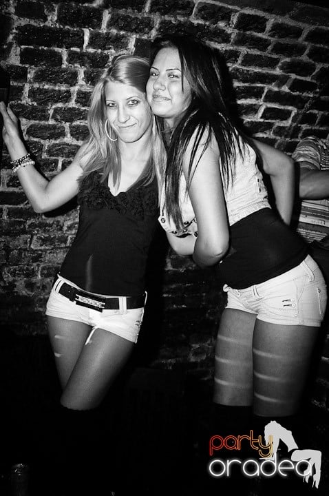 Super Party în Club Escape, 