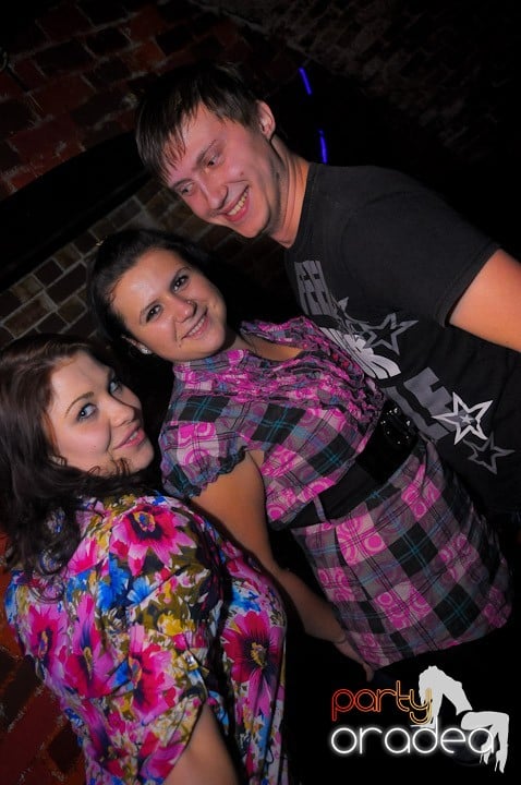 Super Party în Club Escape, 