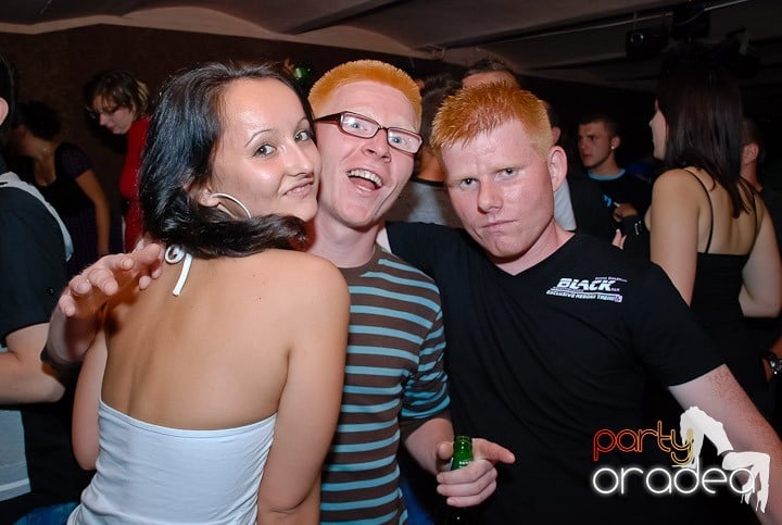 Super Party în Club Seven, 