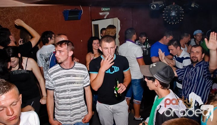 Super Party în Club Seven, 