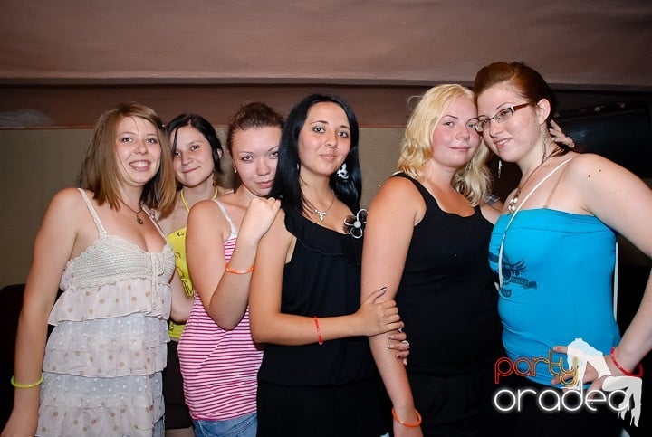 Super Party în Club Seven, 