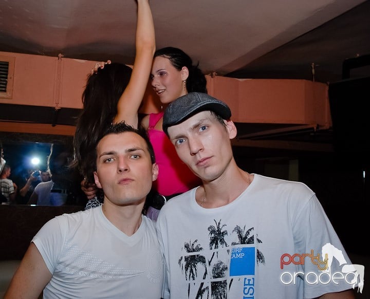 Super Party în Club Seven, 