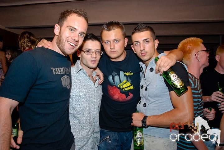 Super Party în Club Seven, 
