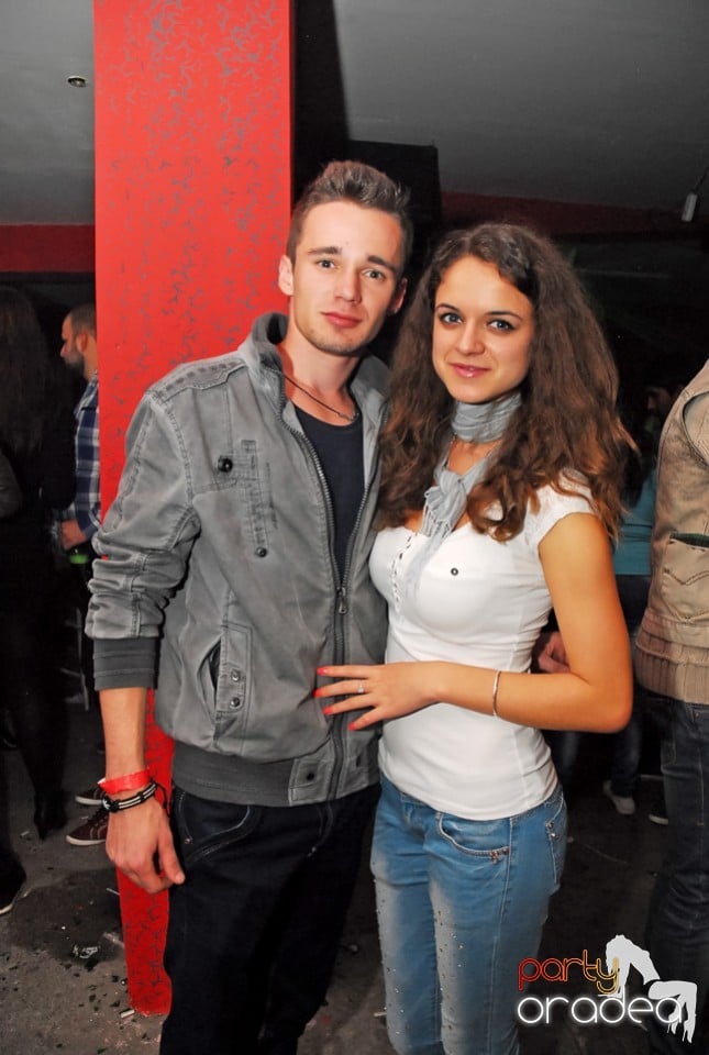 Szureti buli, Royal Party House