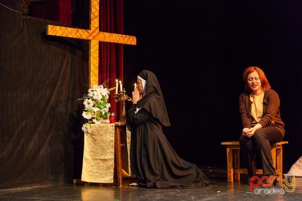 Taina mănăstirii, Teatrul Arcadia