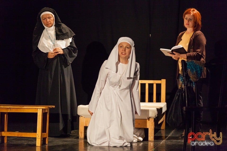 Taina mănăstirii, Teatrul Arcadia