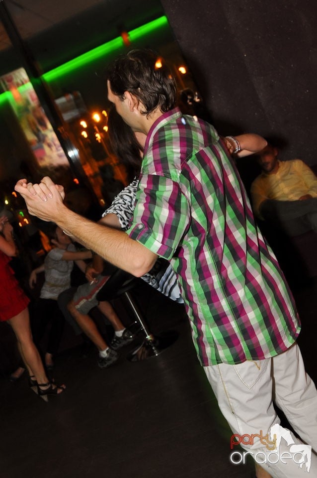 The city is dancing in Blondy's Art Café, 