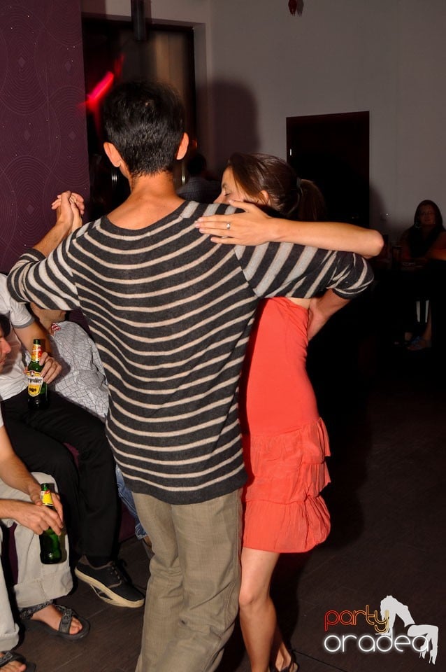 The city is dancing in Blondy's Art Café, 