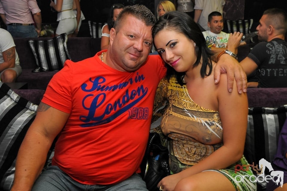 The One: Hot in the City, 