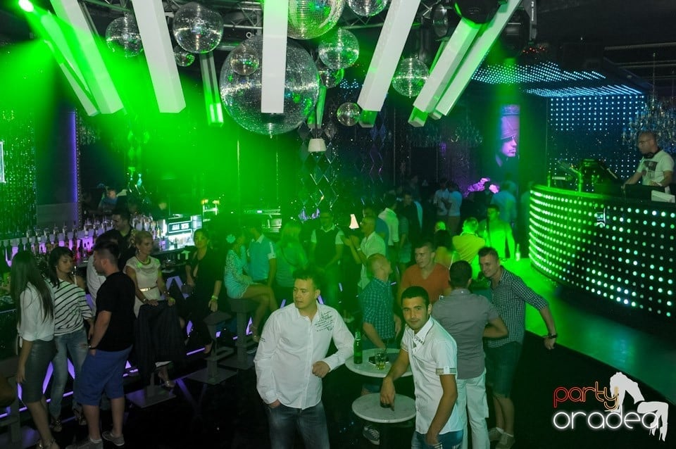 The One: Hot in the City, 