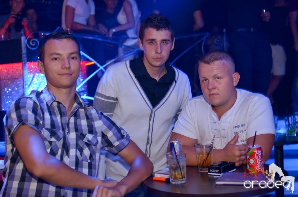 The One prezintă: Girls' Night Out, 