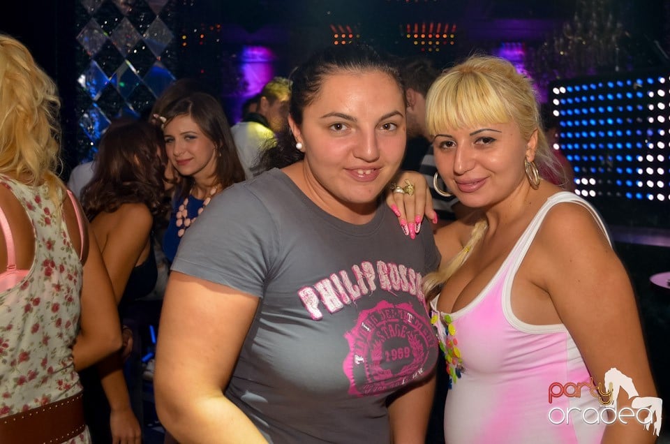 The One prezintă: Girls' Night Out, 