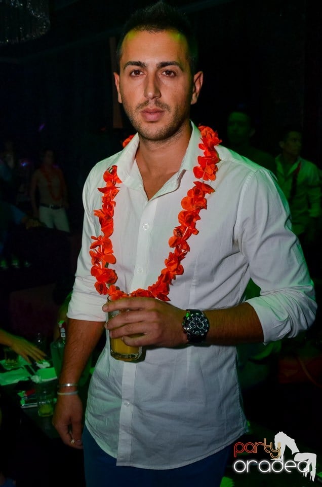 The One prezintă: Guess Who, 