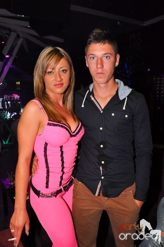 The One prezintă Zotist, 