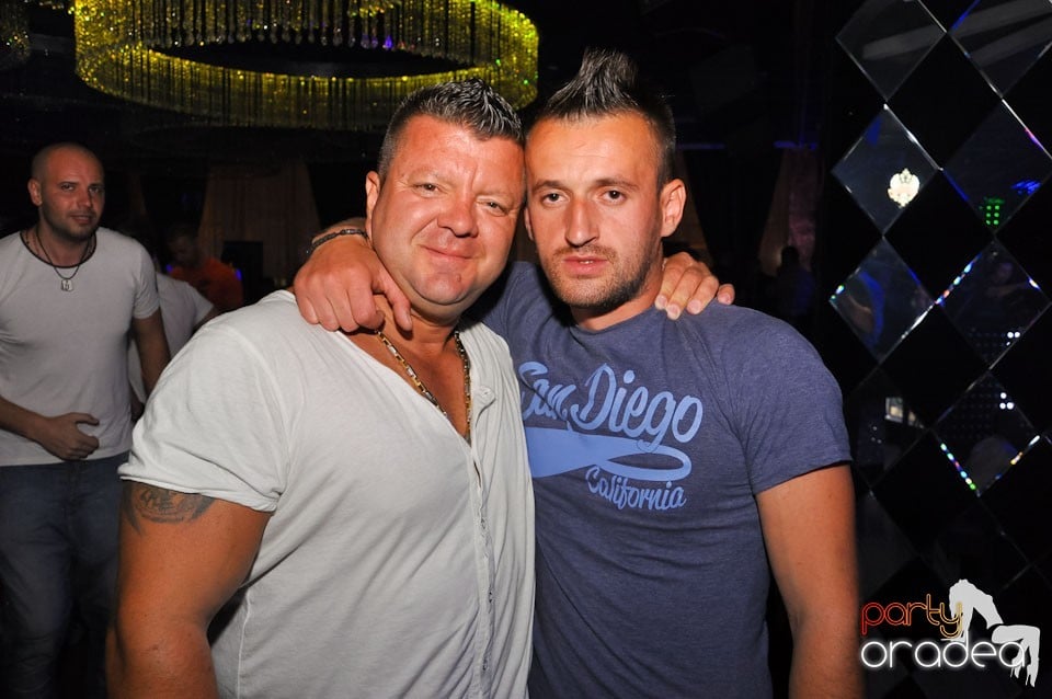 The One prezintă Zotist, 