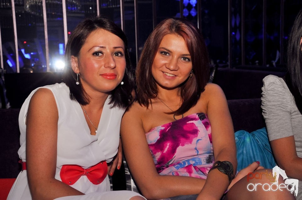 The One prezintă Zotist, 