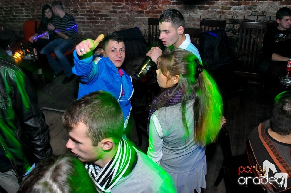 Think Blue - Party în Club Escape, 