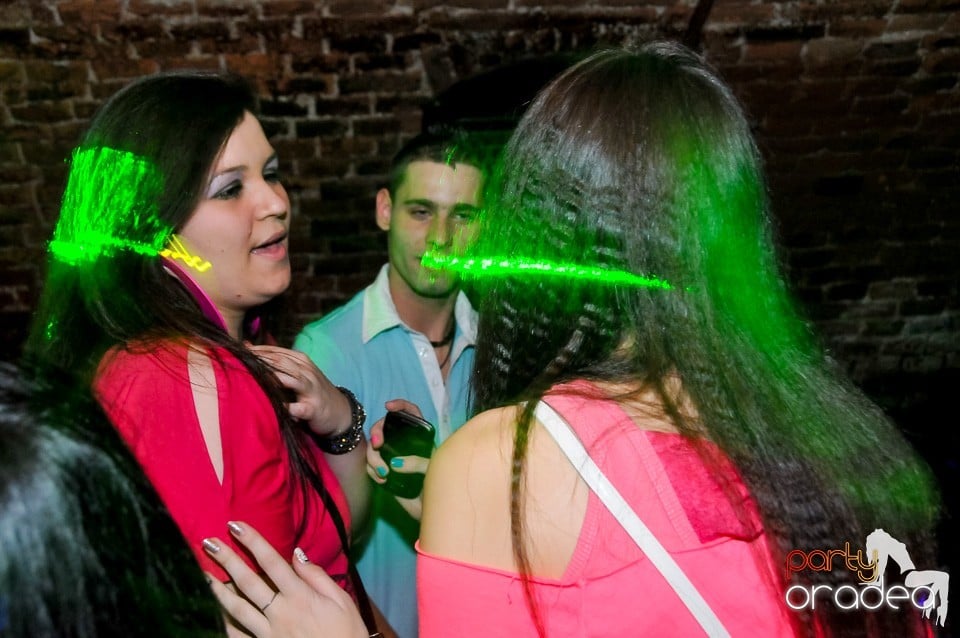 Think Blue - Party în Club Escape, 