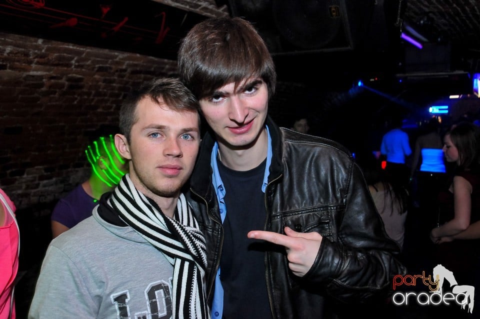 Think Blue - Party în Club Escape, 