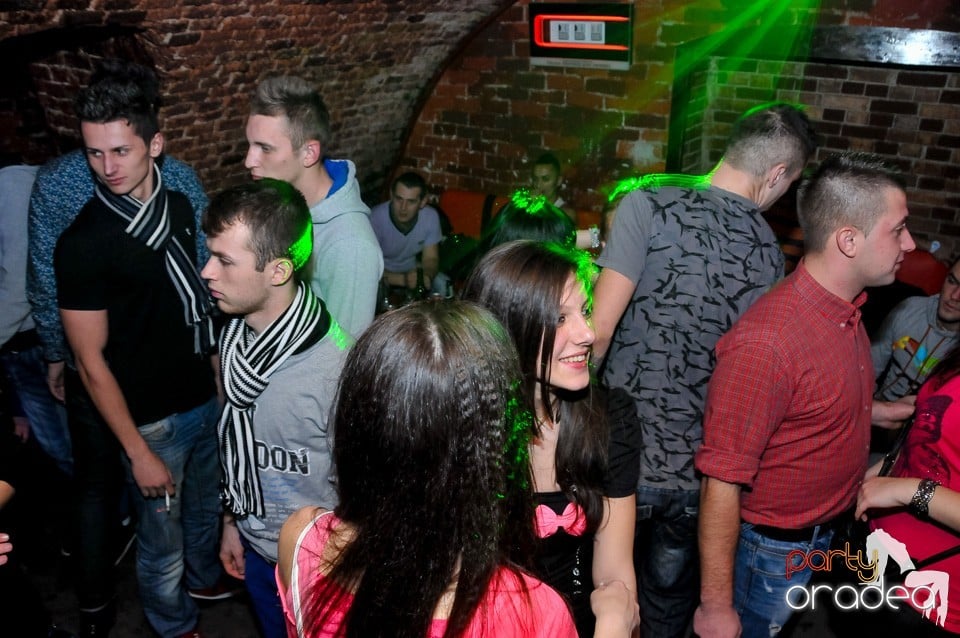 Think Blue - Party în Club Escape, 