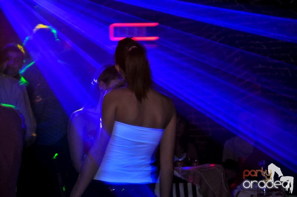 Think Blue - Party în Club Escape, 