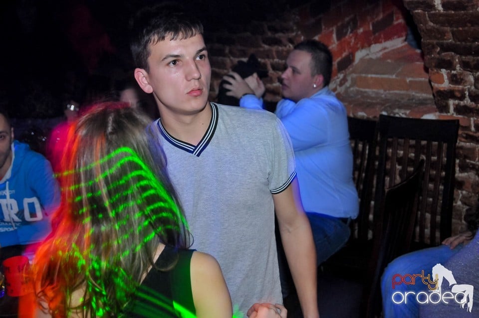 Think Blue - Party în Club Escape, 