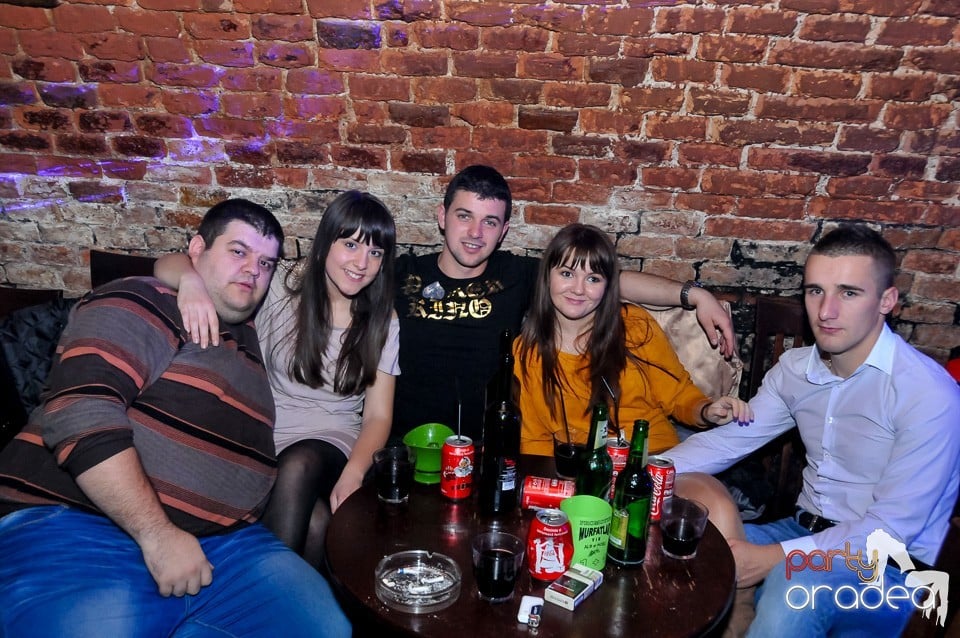 Think Blue - Party în Club Escape, 