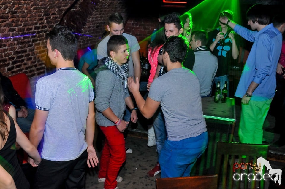 Think Blue - Party în Club Escape, 