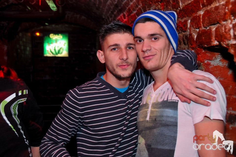 Think Blue - Party în Club Escape, 