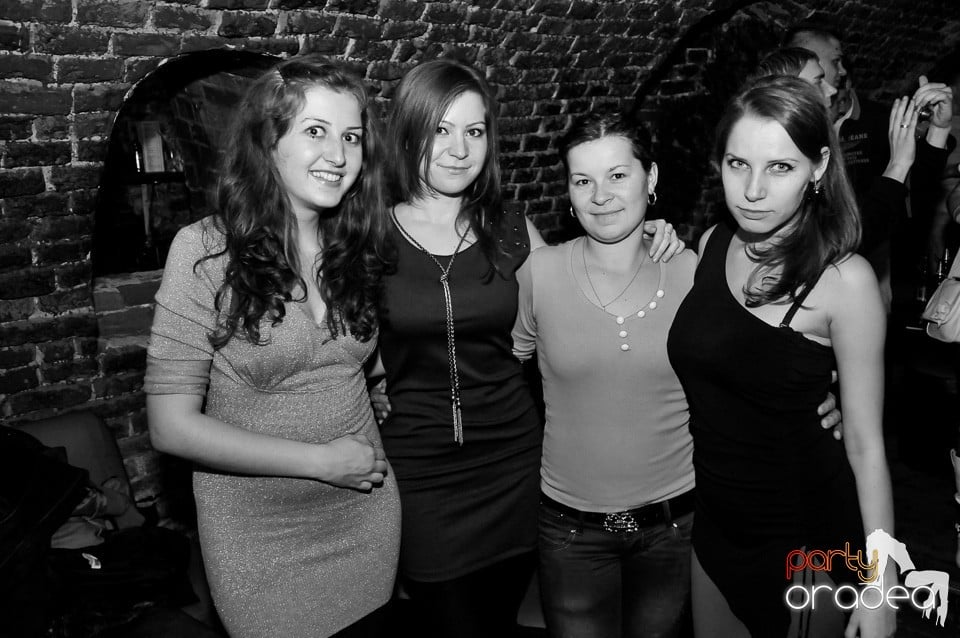 Think Blue - Party în Club Escape, 